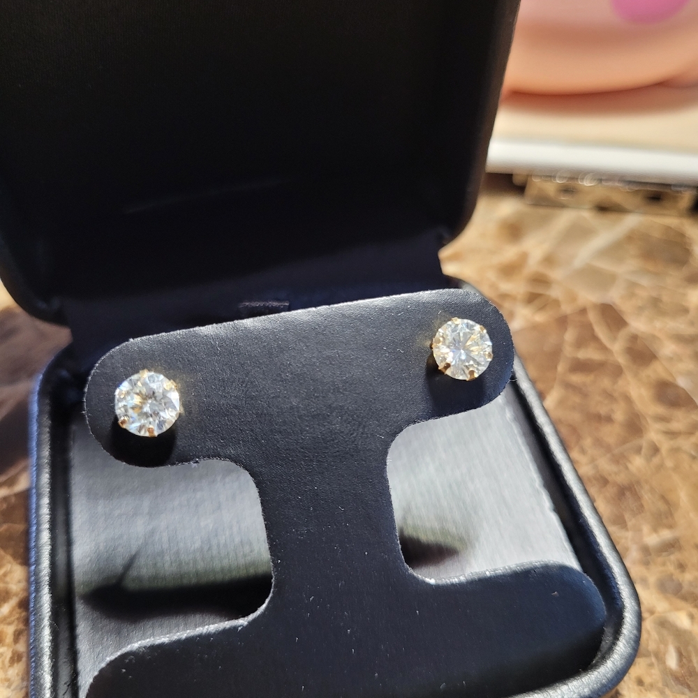 18k Moissanite Earrings
